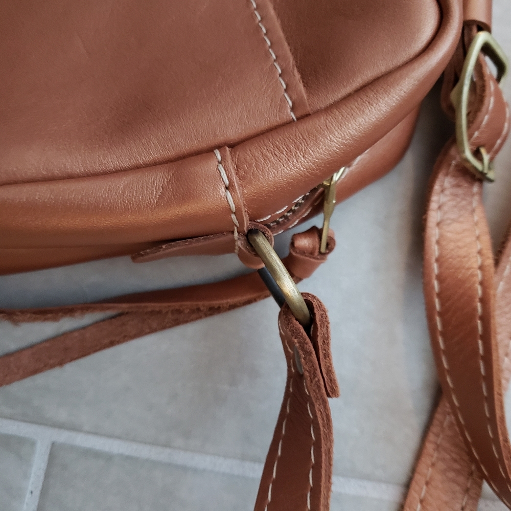 Portland Leather Camera Bag - Picture 7 of 10